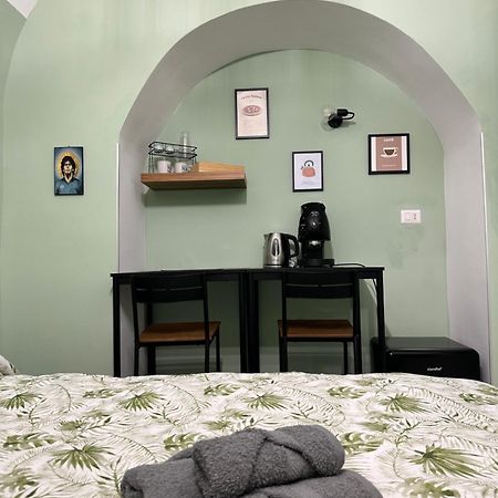 Casa Carmeli Bed and Breakfast Napoli Esterno foto