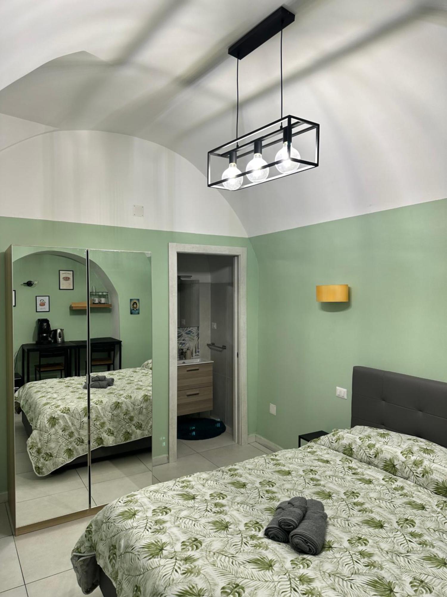 Casa Carmeli Bed and Breakfast Napoli Esterno foto